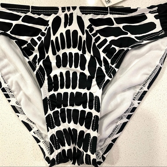 Bar III Bikini Black & White Kaleidoscope Bottoms! - Picture 3 of 5